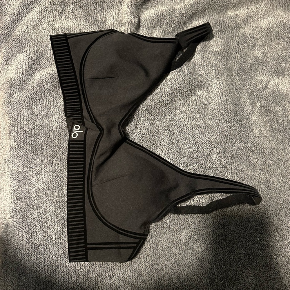 ALO Yoga airlift bra